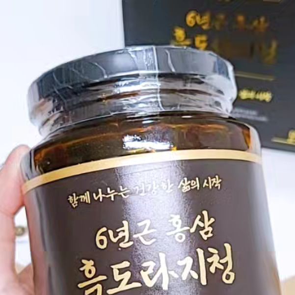 life_gray on Instagram: "#협찬 . 장생길 6년근 홍삼 흑도라지청 . 정부에서 인증받은 6년근 홍삼을 가득 담아 남녀노소 섭취가능한 100% 국내산 재료를 사용해 건강하게 만든 장생길 6년근 홍삼 흑