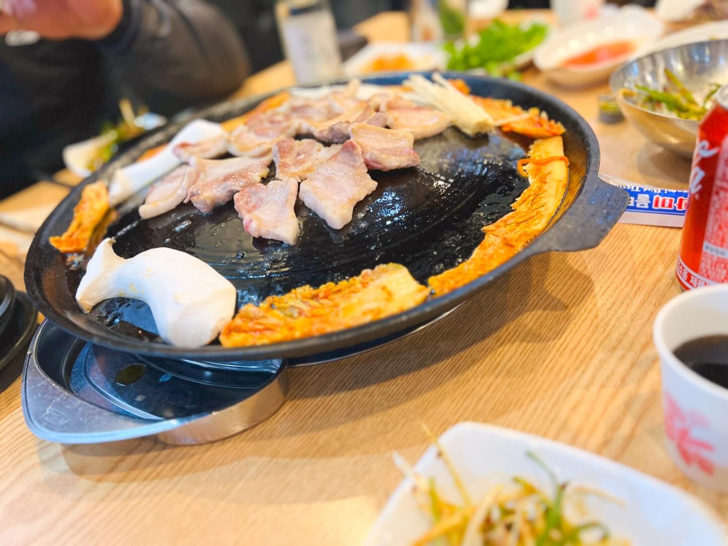 고된 일 디음은 역시 고기다

#삼겹살 #삼겹살맛집 #돼지고기 #돼지고기맛집 #생삼 #생삼겹살 #생삼겹 #솥뚜껑삼겹살 #にく #ぶたにく