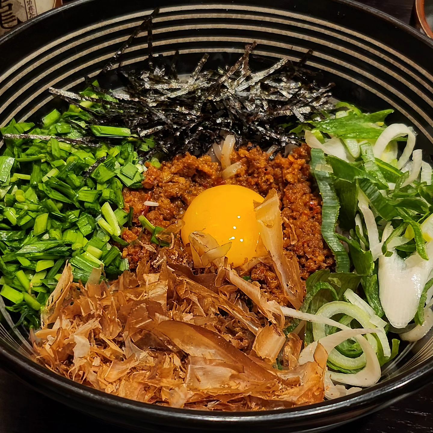 #협찬
5252!! 이렇게 맛있어도 되냐고!!
🍜라멘 정통맛집이 소노키로 리브랜딩됐다
아직도 주말 웨이팅이 치열한 소노키라멘 건대본점
혹시 맛 변했다그럴까봐 육수 곱빼기로 진하게 우리고
더 신경써서 만드신다는...!
마제면 꼬소함 미쳤구 소노키라멘 담백하고 꼬숩다
건대갈일 있으면 무족권 추천!

#🍜 #건대라멘 #건대입구역맛집 #건대맛집 #소노키라멘
#건대노포 #라멘맛집 #아오리 #리브랜딩 #오랜만에