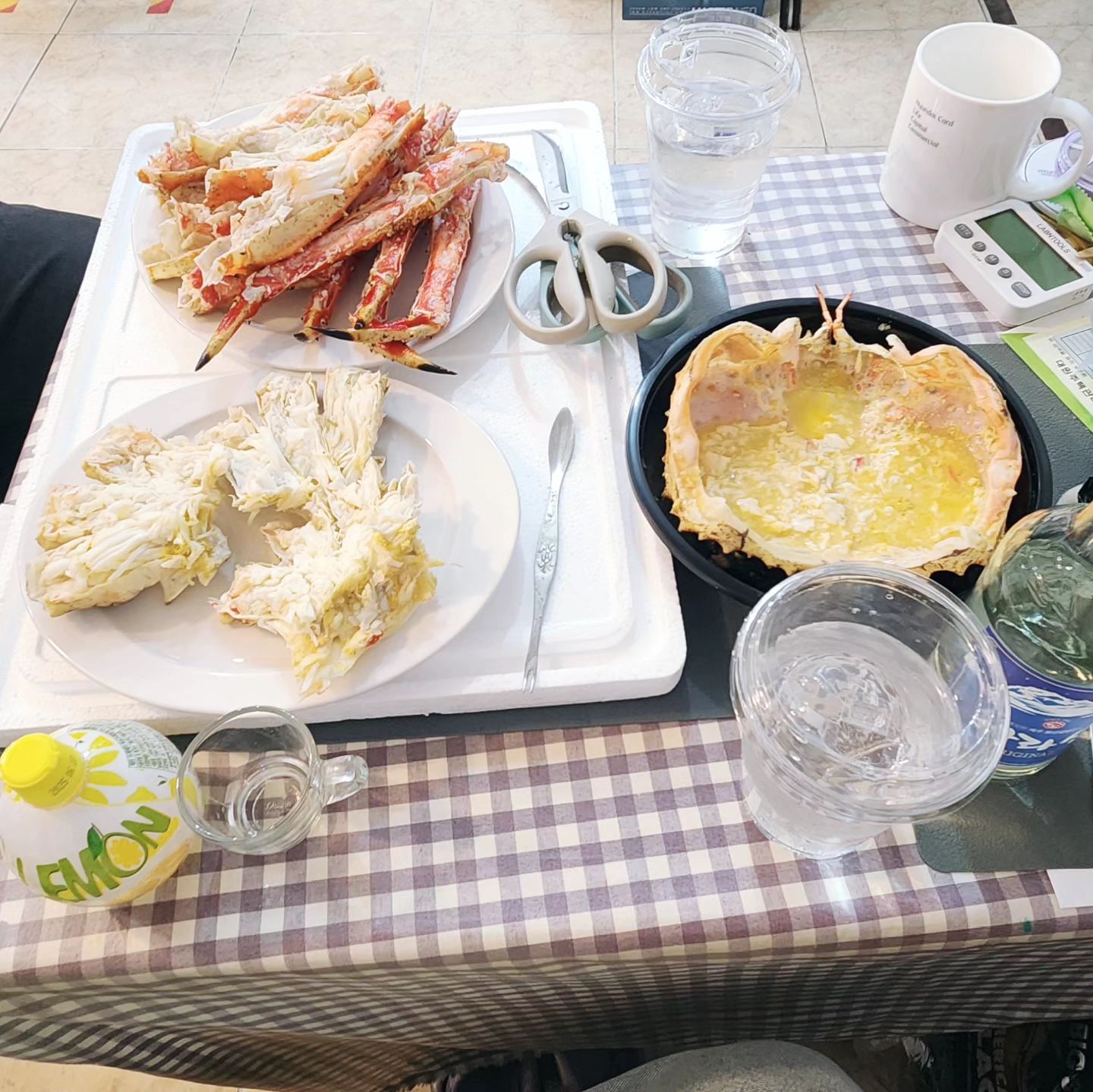 한라토닉과 킹크랩 ♡
.
.
.
.
실컷먹다 정리한번하고 찰칵 !! 
간만에 시뻘게진 내 얼굴 ㅋㅋ
#한라토닉 #킹크랩 #수부해 #다음은엄빠꺼 #맛있었당 #라면까지 #케케