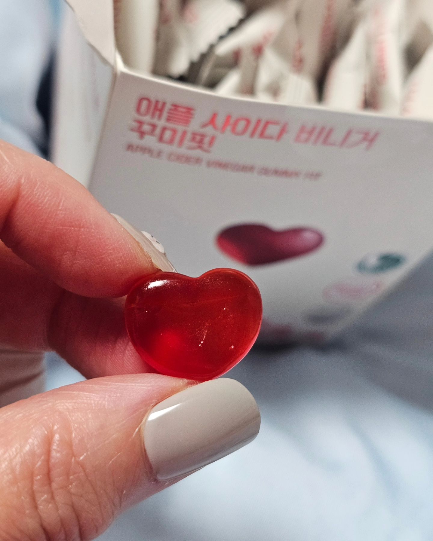 애플 사이다 비니거 꾸미핏
하루한번 한번에2개 먹으면 되는데 넘 맛있다~~!!
딱뜯으면 빨간색 하트꾸미 식초향이 나는데 먹으니 넘 맛있오~~😍
#챌린저스랜선대회 #꾸미핏 #애사비 #다이어트간식 radimery_kr_official chlngers