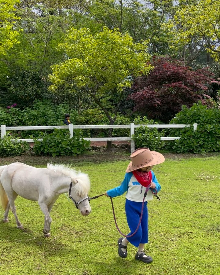 포니랑 산책하기🐴