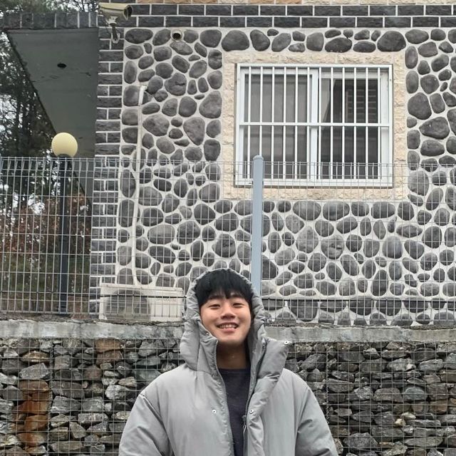 성의 on Instagram: "#광고 개구장이 - - #협찬 #제품제공 @1rony9orno_official 제공받았습니다 ✔️다섯가지의 색상을 보유 ! ✔️생활방수 가능 ! ✔️패딩 안쪽 발열 안감이 있어 따듯한 보온성 유