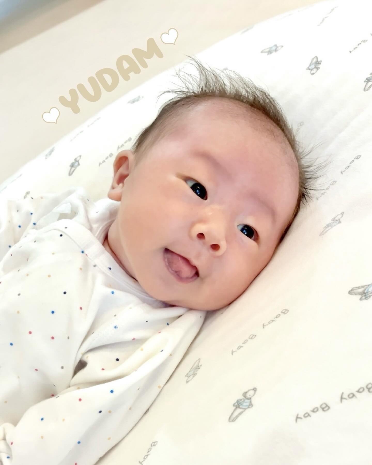 ౨ৎ 
표정부자 김유담이 😘
맘마 늦게줄때만 난리난리
잘자고 잘먹는 순딩이 
내천사 🫶🪽
ㆍ
ㆍ
#아기스타그램 
#베이비