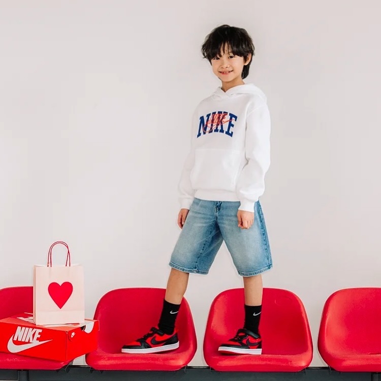 #나이키 #nike nike 
황찬서 #나이키키즈 #nikekids nikeseoul 
#나이키코리아 #nikekorea 

#135cm26kg #10살 #주니어모델 
#나이키여덟번째촬영

.
.
.

#valentinsday 🍫
#나이키세일 중이라
쇼핑중인 찬서 ❤️‍🔥
