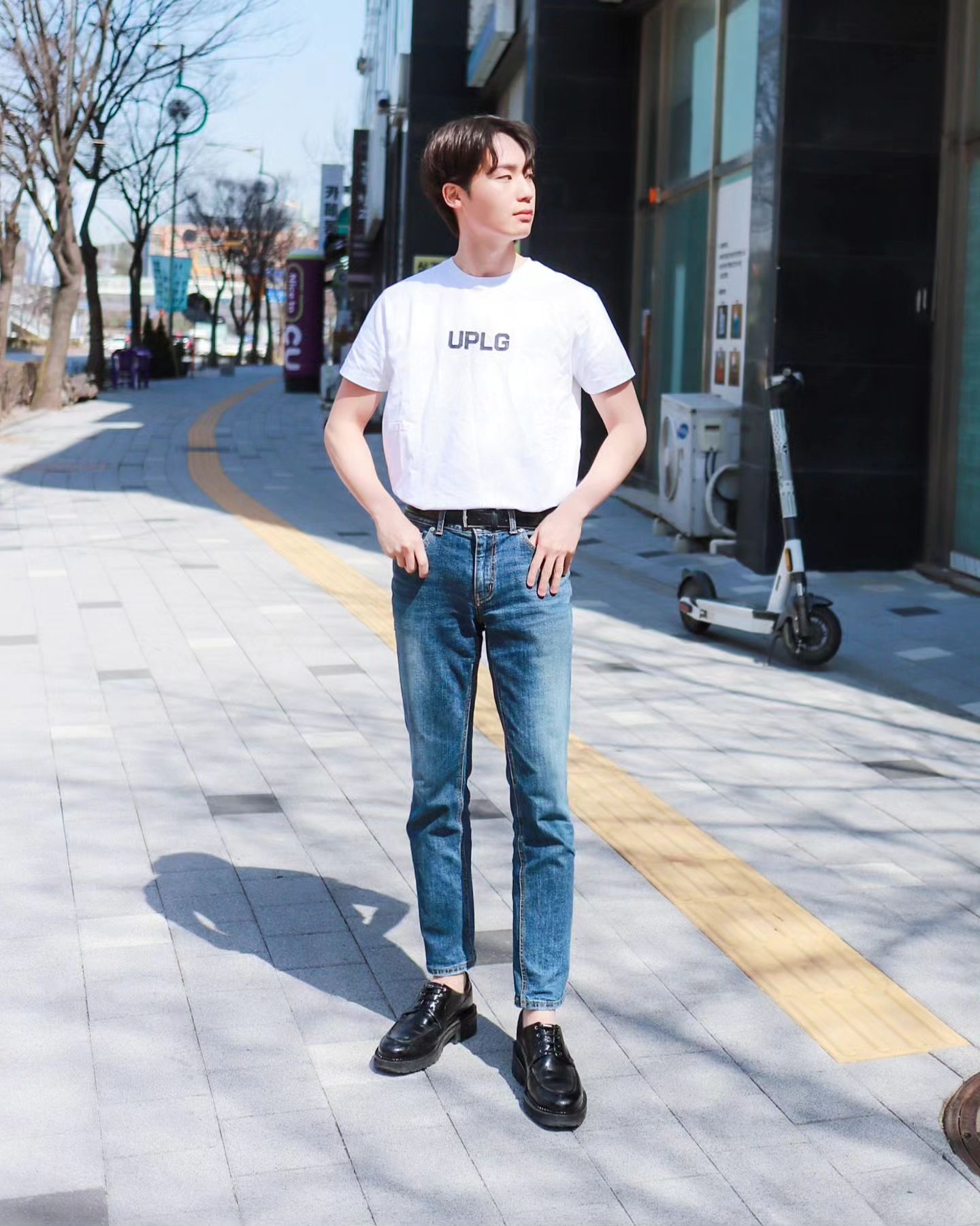 #광고
uplounge_official 
01. 덩크로고 오버핏 네이비 L
02. MMA로고 머슬핏 블랙 L
03. 메인로고 머슬핏 화이트 L

누적 판매수 76만장 짐웨어 1위 브랜드입니다🙃 신축성 좋고 데일리로 입기도 좋아요👌🏻

#유피라운지 #uplounge #uplg #짐웨어 #남자머슬핏 #짐웨어추천 #남자운동복 #데일리패션 #남자데일리패션