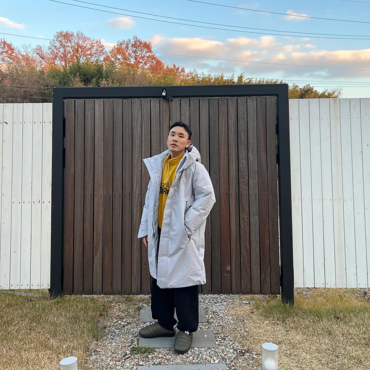 #광고 

푸마의 겨울 신제품 [ULTER SHIELD – 울트라 쉴드] 이 런칭하여 직접 입어봤어요 🖤🤍
울트라쉴드는 모터스포츠에서 받은 디자인적 영감과 글로벌 브랜드로서 푸마가 쌓아온 기술력을 극대화한 롱패딩 인데요! 와.. 세련된 디자인에 이렇게 가볍게 구현하다니.. 👍🏻너무 가벼워서 깜짝 놀랬어요! 

지퍼와 플라켓에 마그네틱 테크놀로지를 적용해 탈착이 너무 편하다는 점도 이 제품의 찐 장점 !! 🙏🏻
   
12월에 접어들어 올 겨울 벌써 너무 추운데 ㅠ 푸마 <울트라쉴드> 로 따뜻하게 겨울 준비 하세요:) 
-
#푸마 #PUMA #울트라쉴드 #ULTERSHIELD #겨울자켓 #겨울점퍼 #겨울패딩 #패딩추천