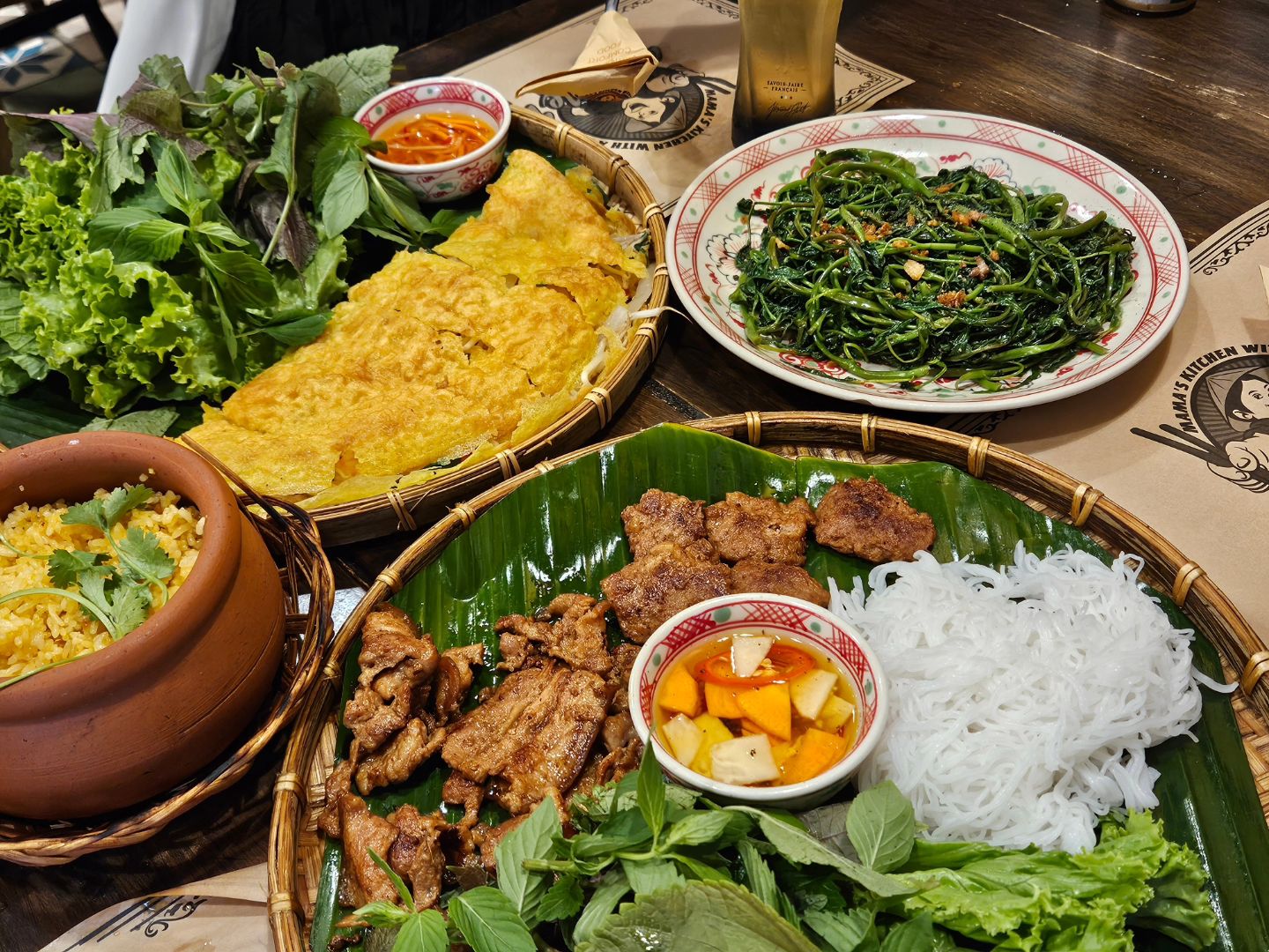 🇻🇳 호치민 먹부림🍴🍴

#반쎄오 #반미 #분짜 #쌀국수 #보라색밥
🥖🌯🍜🥣🥤🍗🧆🥙🥗