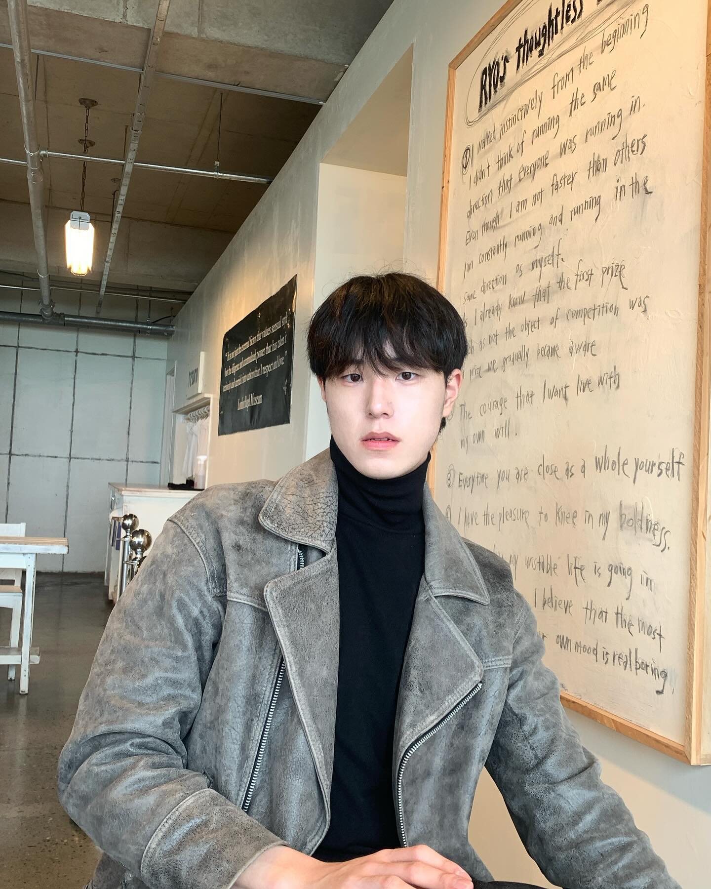 진정한 패피는 비오고 추워도 굴하지 않는ㄴ ㅂ ㅓ ㅂ..🥶