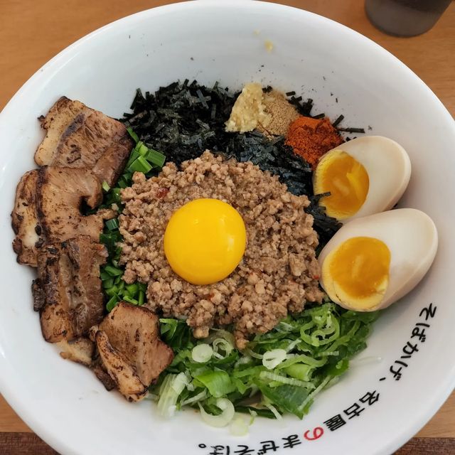 이종건 on Instagram: "#경주맛집 #마제소바 #소바카게 

경주에서 먹은것 중 최고
여행지에서 같은 식당 두 번 와서
같은 메뉴 다시 먹기는 처음인 듯ㅋㅋ

이거 때문에 경주 생각날겨"