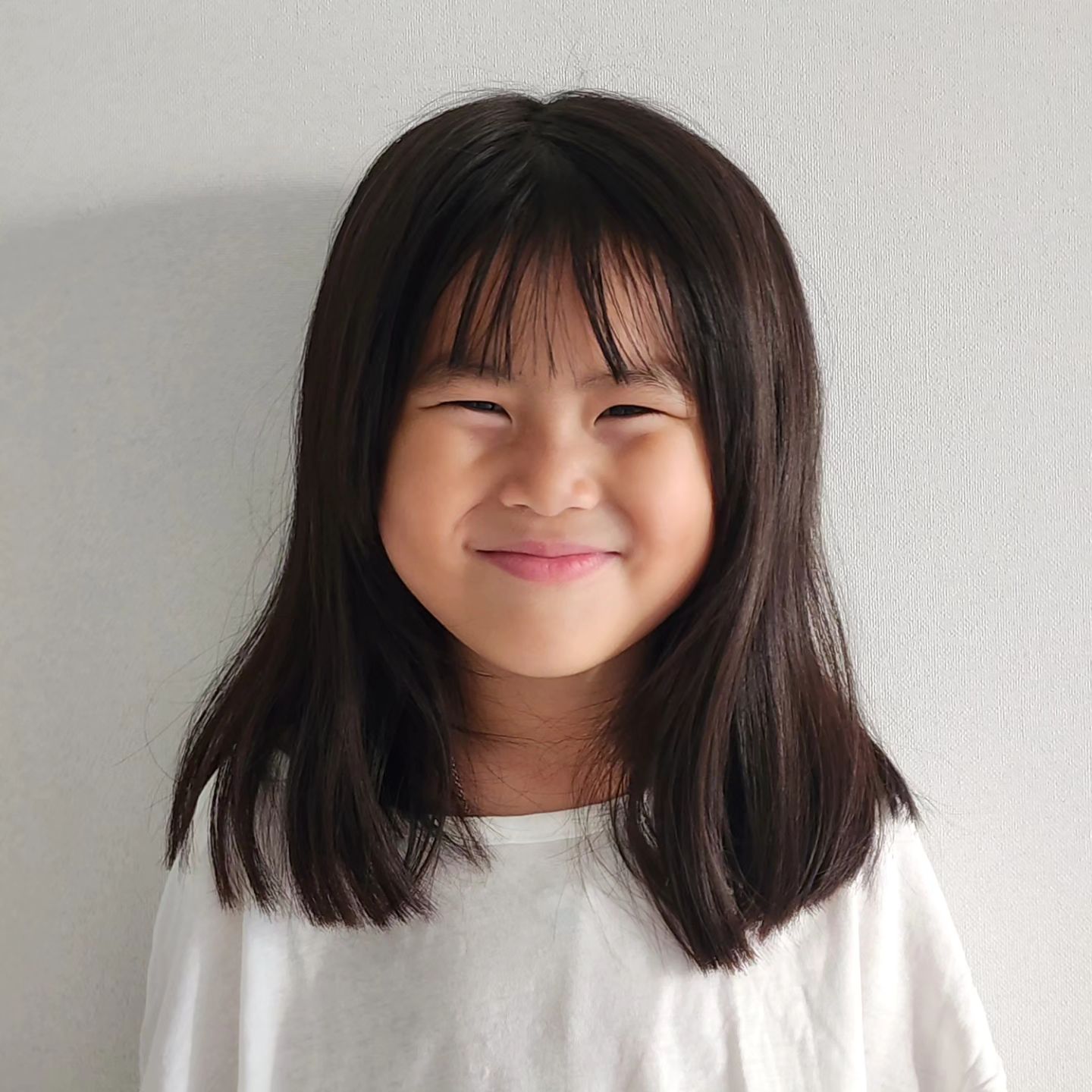 머리카락이 허리를 넘어서
싹둑✂️
짪은 머리도 귀엽다 하은이😆