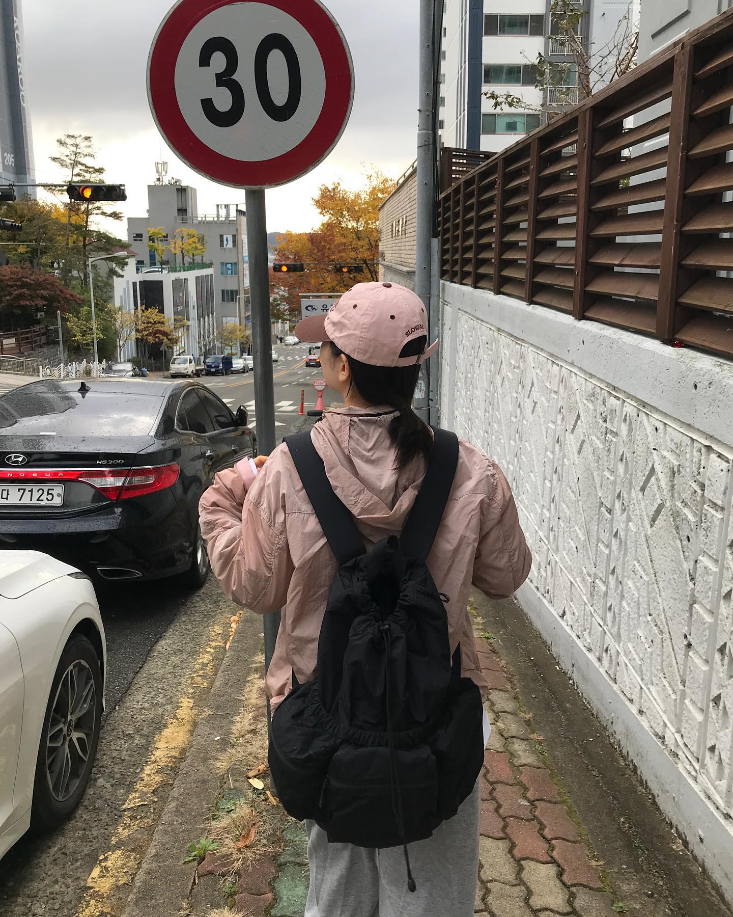 #협찬 foundpocket 

요즘 일교차 너무커서 겉옷 넣을 가방 필요했는데, 딱인 가방 선물로 받았다➰✌🏻오늘 날씨도 흐리고 비도 잠깐와서 그런가 유독 더 추어 .. 🤧

 #파운드포켓 #foundpocket #ootd #가방