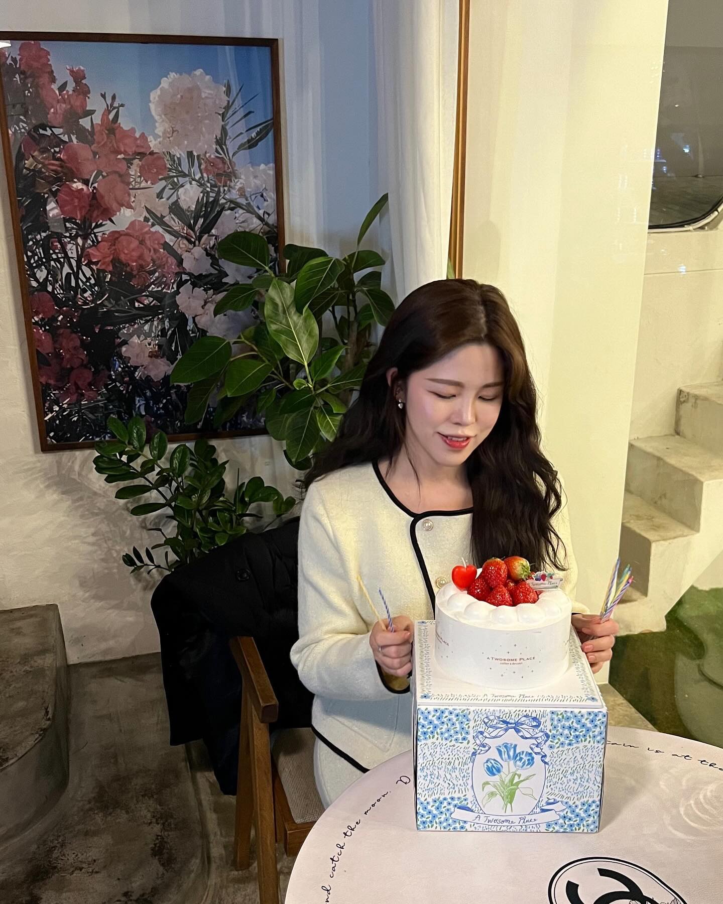 🤍⁺˚✧₊HBD⁎⁺˳✧༚🤍
생일 축하해 주셔서 모두 감사합니댜ෆ 
.
.
.
이젠 나도 초가 많다 ^^... 
#hbd #🎂