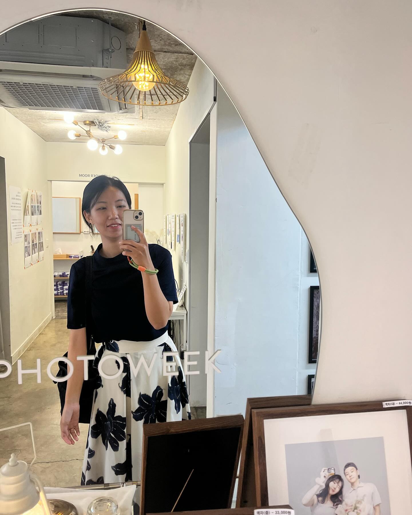 방학이 끝나기 전 미뤄둔 일 해치우기 - 
여권사진도 찍고, 친구 줄 짝꿍선물도 만들고
더운날 그녀와의 데이트😊