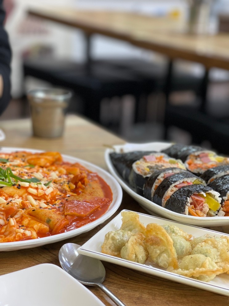안암맛집 고대 이공김밥 안암본점, 이공김밥 단골처돌이의 참치폭탄김밥이랑 치즈쫄볶이 사랑