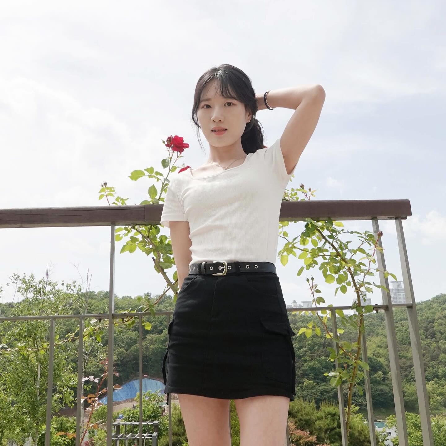 #협찬 spao_kr 

내가 좋아하는 크롭티의 시즌이 왔다!😆

스파오에서 출시된 여성 코튼스판 골지크롭 반팔티는
여름 활동성을 위한 스판 기능성 소재를 사용하여 
불편함을 최소화했고 골지 디테일을 적용하여 
트렌디한 핏을 연출할 수 있는 베이직한 아이템이다!😀

90사이즈로 시키니 여유있는 핏이고 촉감이 너무 좋다👍
여름용 단품 외에도 사계절 이너용으로도 
쏠쏠하게 입고 다닐듯하다✨

#여성반팔티코디 #반팔티코디 #여자반팔티코디 #코디스타그램
#옷스타그램 #스파오 #스파오반팔 #반팔티 #반팔티셔츠 #여름반팔티 #여성반팔티 #크롭반팔티 #반팔티추천