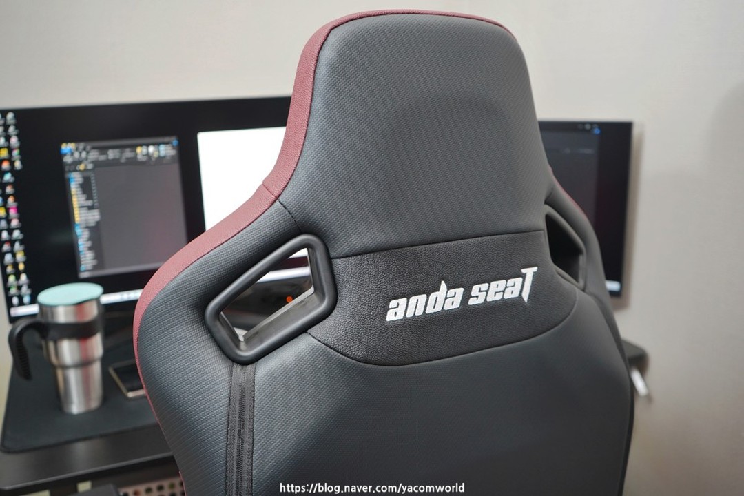 #광고 #협찬 #체험단

#안다시트 #ANDASEAT #카이저2 #게이밍의자 보름동안 사용해 본 후기! 제 프로필란의 블로그 링크로 이동하시면 볼 수 있어요! 확실히 20% 확장 된 XL사이즈 게이밍체어다 보니까 큼지막하니 좋고 특히 멀티 백틸팅, 리클라이너 기능이 가장 만족스러웠어요. 체형에 딱 맞게 편안하게 앉을 수 있는 메모리폼 시트에 의자를 뒤로 젖힐 때 등받이만 움직이는게 아닌 시트와 함께 움직이는 부분도 아주 마음에 듭니다!

#게이밍의자추천 #게이밍체어 #게이밍의자 #사무실의자 #방송용의자 #편안한의자추천 #블로그 #it #it제품 #제품리뷰 #의자 #의자추천