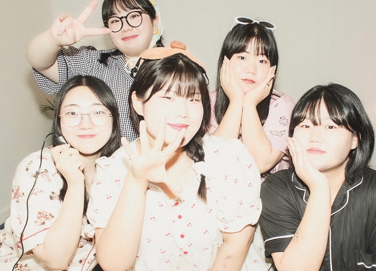 잠옷 입고 사진 찍기🍒
