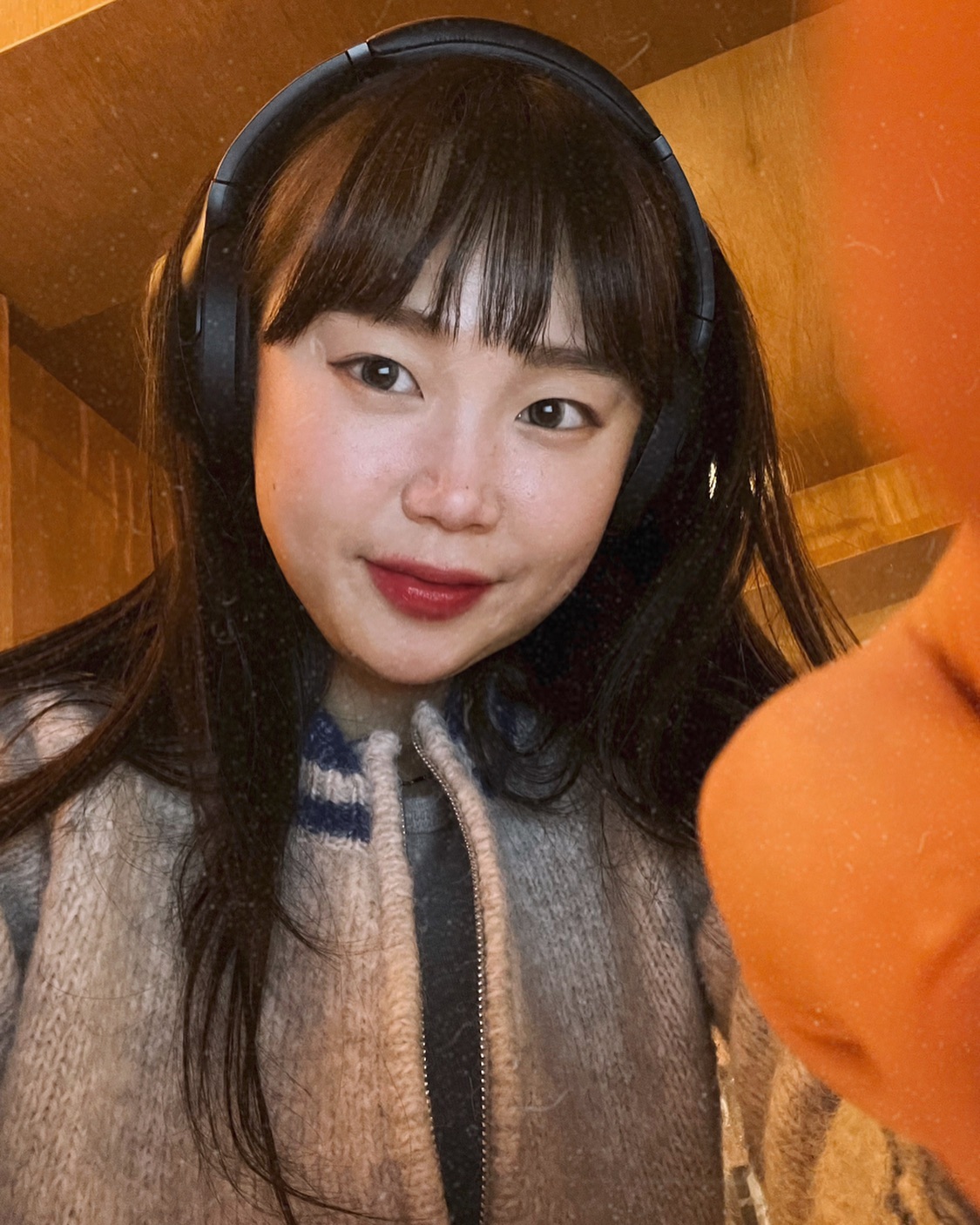오랜만에 요모조모 모아둔사진들 피드에 좀 풀어보려 했는데. 앨범속엔 어느새 언젠가부턴가 업무용 사진들 밖에 없는걸 깨달았다 . 세상에 정신차리자 . 행복 멀리 있는거 아냐 ~ 내가 마음먹기 나름이야 ~~~ 낭살낭죽! (낭만에 살고 낭만에 죽는다) 예쁜거 좋은거 많이 남겨두자 !