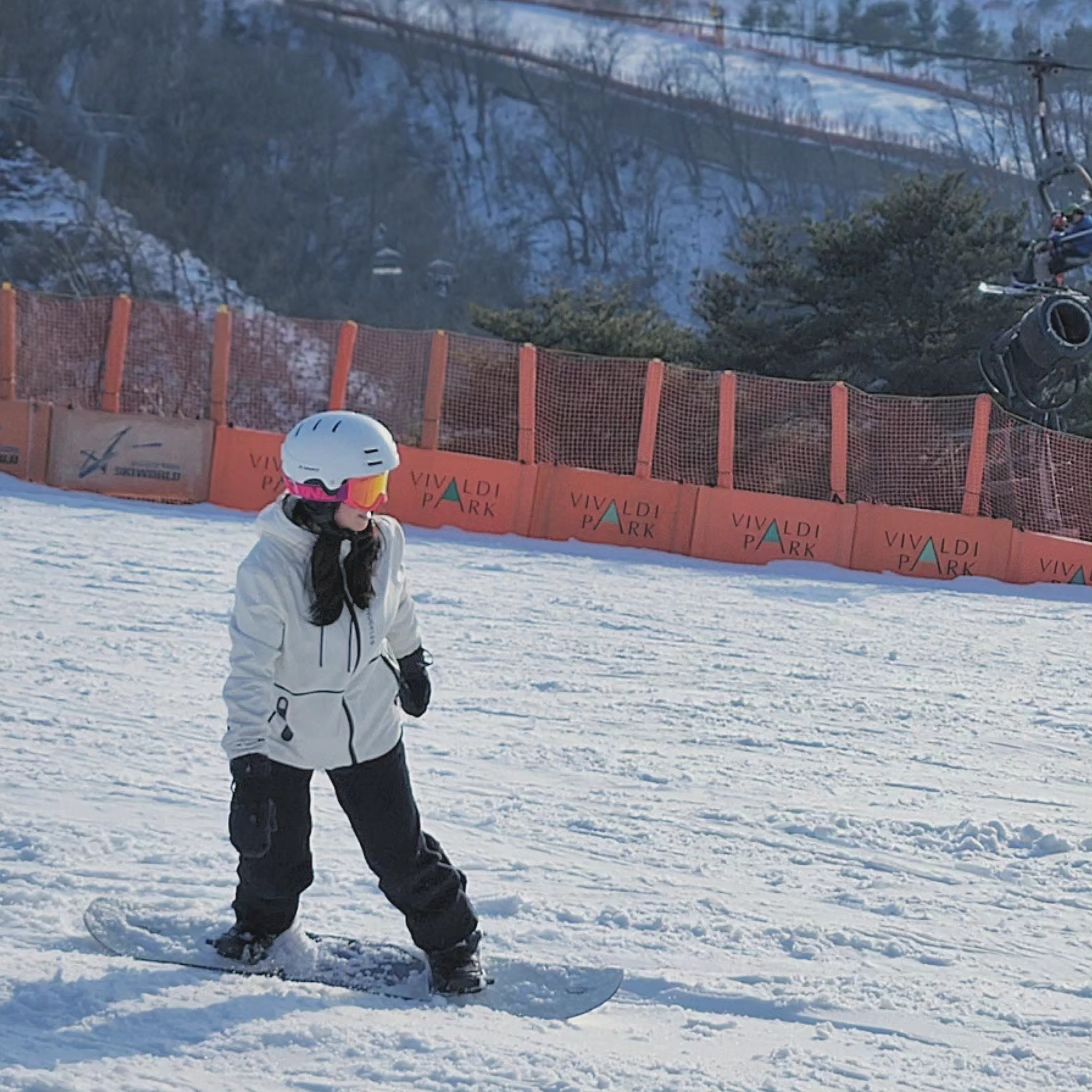 올 겨울 마지막 스키장이구나
잘 놀다 갑니다!!❄️🏂⛷️
겨울 놀이 끝!!

#스키장 #비발디파크 #스노우보드 #🏂
