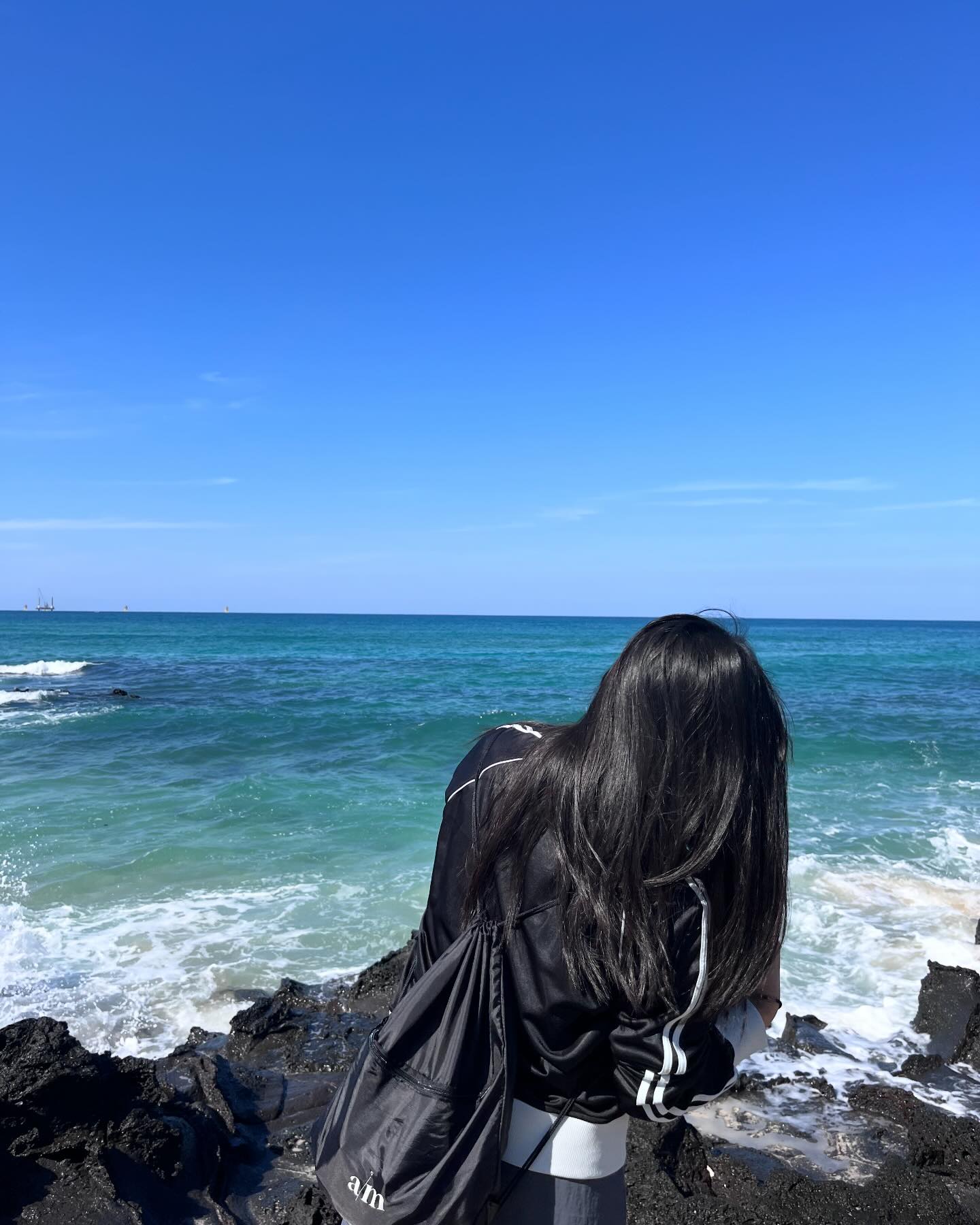 🌊••♥︎

.
.
.
.

#08 #07 #10 #제주도 #바다 #봄날

#선팔하면맞팔 #선팔 #follow4like #fff #followforfollowback #likeforlikes #제주여행 #여행