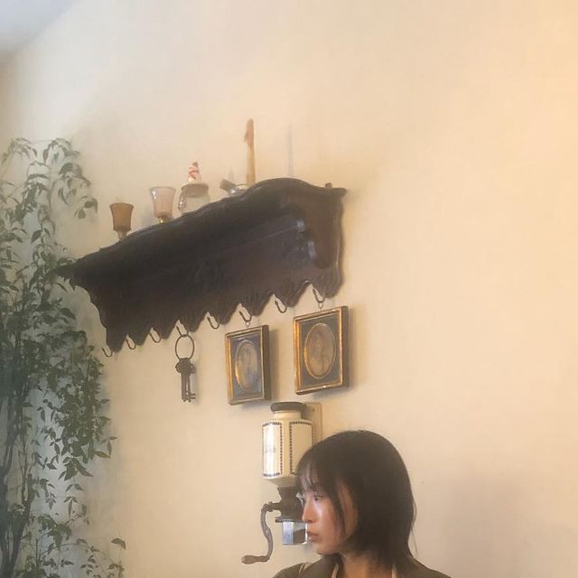  예선 on Instagram: "#광고 스탠다드 에러 파이핑 카라 바시티 스웨이드 자켓 카키 M

키가 작은 저한테도 딱 적당한 길이고, 무엇보다 예쁜 핏에 반한 제품이에요🤍오늘 같은 봄 날씨에 가볍게 걸치기 좋고 보통 스웨이드 질감보다 소프트한 터치감이라 보다 편안한 착용감을 느끼실 수 있으실 거예요. 많이 길지 않은 크롭 기장의 자켓 좋아하시는 분들께 추천드립니다☺️

#스탠다드에러  #STANDARDERROR #남여공용자켓  #자켓 #데일리룩 #자켓추천  #간절기아우터  #jacket #パンツ  #outer  #스탠다드에러x텍토"
