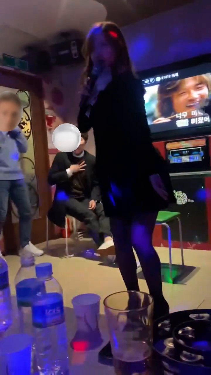 파워E의 하루
지금은 I되었어요 …🤛🏻
(진..진짜야)

#뚱띠캠퍼
#파워E#파워E의삶 
#지금은소문자e
#댄스배틀#조용히살자
#캠핑족#흥부자#캠핑하면서도닦기
#알콜스타그램 #알콜중독자 #술스타그램#애주가#애주가그램