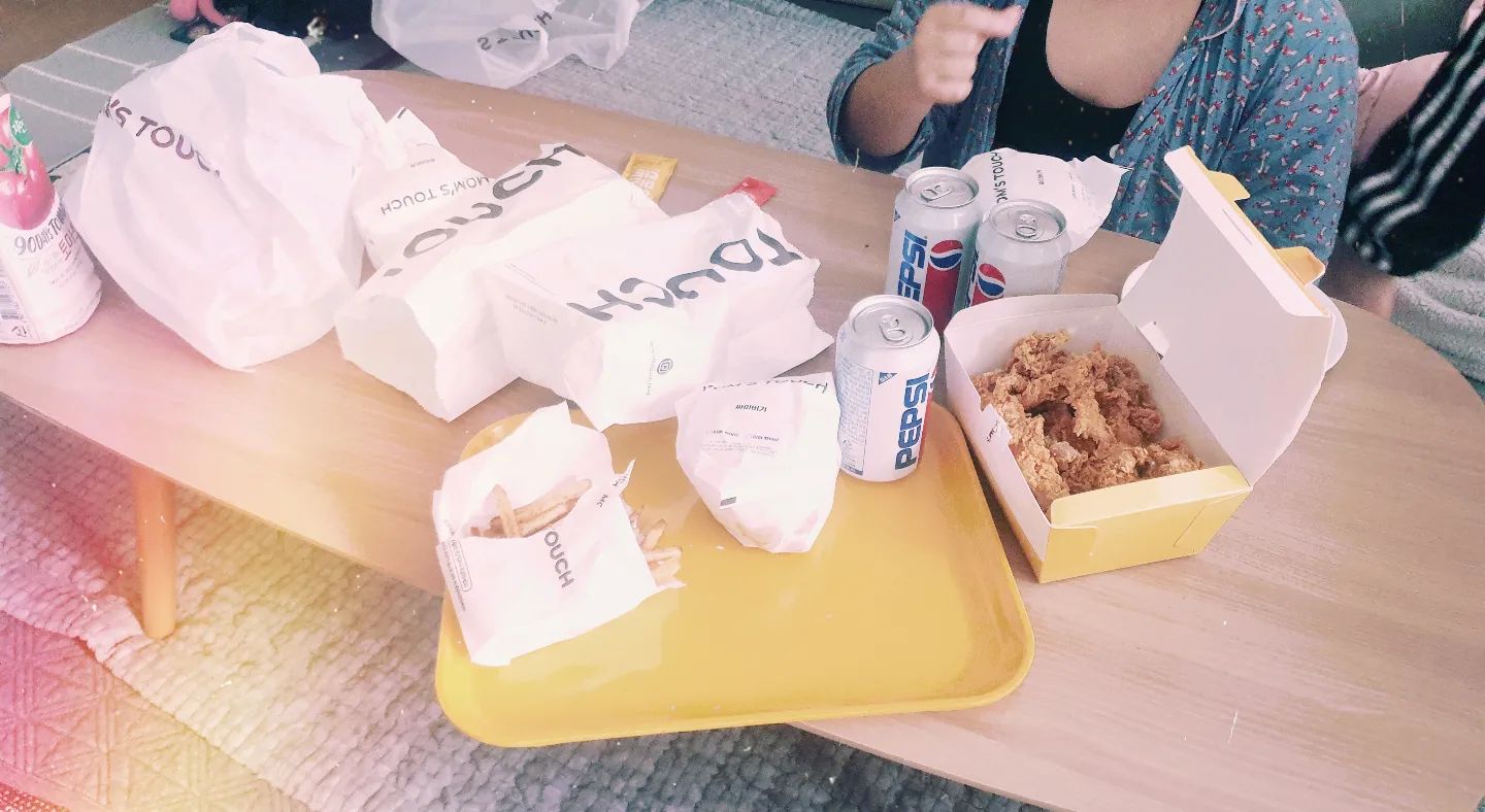.
배달없이는 못사는, 너무 편해
.
.
.
#만사귀찮음