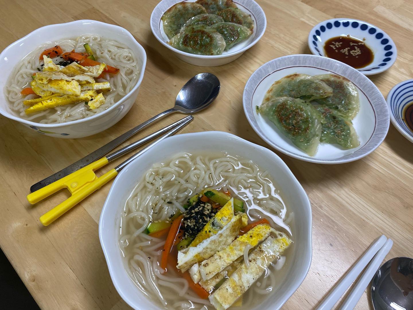 #할인구매 korean_noodles__ #한국제면 #한면원
캠핑이나 여행갈때 먹기너무좋아요.
아이들 간편하게 해먹이니 엄마가 너무 행복해지네요
밥하기싫을때 간편하게 해먹기위해 자주 구매해야겠어요
#생면 #한면원잔치국수 #생소면  #08L #밀키트 #캠핑 #일상 #맛집 #여행 #신상품나왔을땐 #육아 #초간단요리