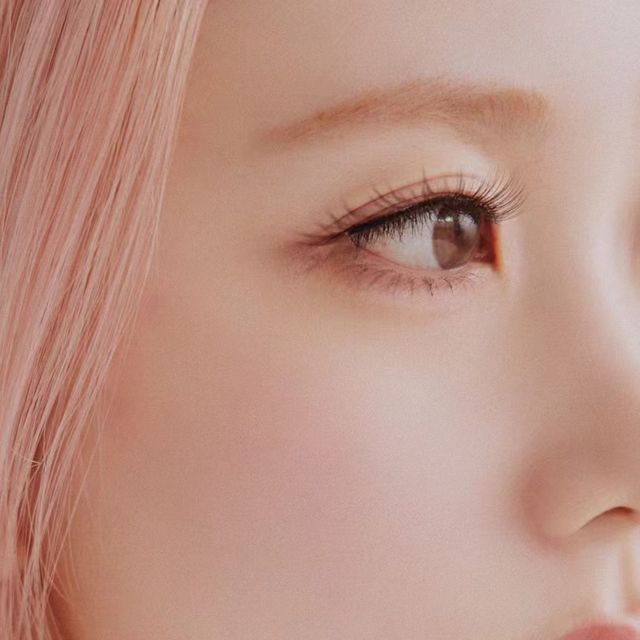  서히나 on Instagram: "#광고
바이올렛 스탠다드
@violet_standard_
서울 도봉구에 위치한 색다른 스튜디오에 다녀왔어요!
이 스튜디오는 다른 스튜디오들과 달리 촬영 전 릴렉스 하는  호흡법을 배우며 몸을 편안하게 만들어주고 워밍업을 했어요
본격적인 촬영에 앞서 작가님과 감정에 대해 솔직하게 이야기하면서 나 자신에 대해 다시 한번 생각 해보는 시간도 가져보았어요
이 부분은 특히 촬영 외에도 크게 도움이 되었던것 같아요
덕분에 공장처럼 찍어내는 딱딱한 사진이 아닌 나 자체의 자연스럽고 편안한 모습을 예쁘게 담을 수 있었어요
바이올렛 스탠다드는 집에서 거리가 꽤 있는 스튜디오 였지만 타 스튜디오들 보다 훨씬 유익한 시간이었고 퀄리티 높은 사진까지 찍을 수 있어서 다시 찾아 올 만큼 충분히 가치 있는 경험이었던 것 같아요:D

#광고#프로필사진#배우프로필#모델프로필#개인화보#일반인화보#일반인프로필#졸업사진#개인프로필#프로필스튜디오#프로필촬영#프로필사진촬영#포트레이트#배우지망생#모델지망생#사진관#사진촬영#개인촬영#화보촬영#사진보정#인물보정"