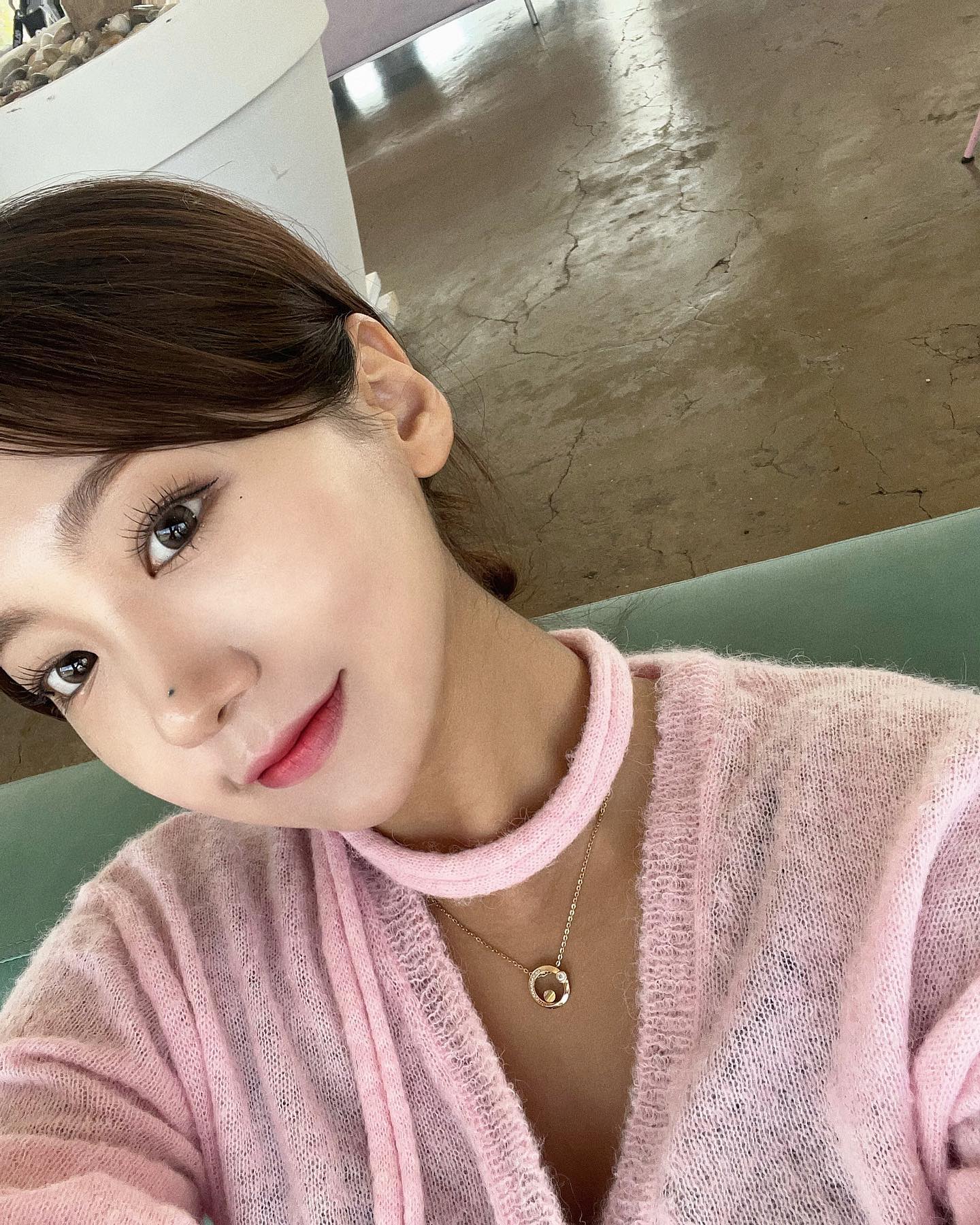 넘 설렌다.. 곧 주말이닷!!*⸌☻ັ⸍*🤍
제 주변사람 모두 무탈하게 11월달두 행복하게해주세요🙇🏻‍♀️