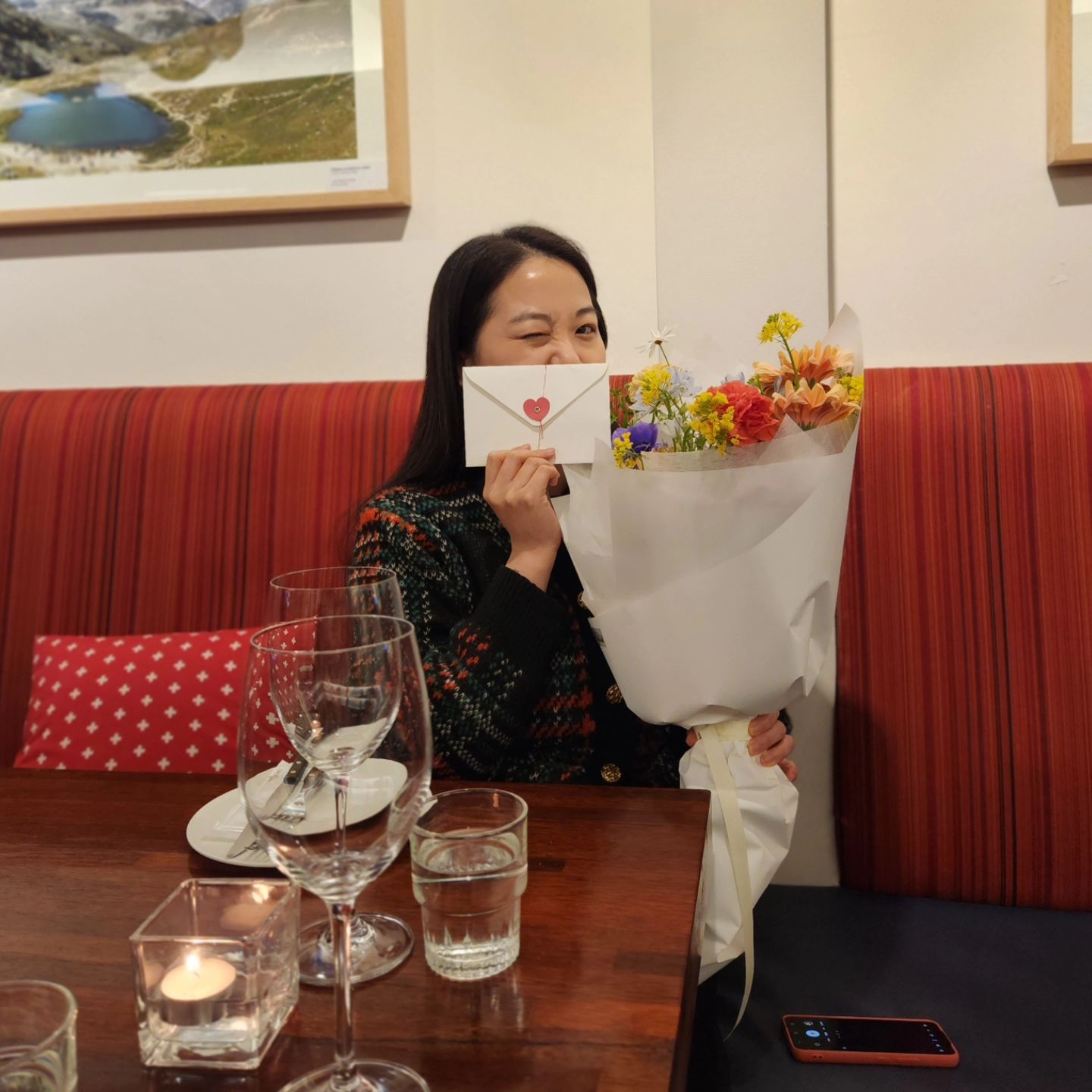 🤍
#230312 
#240312
1st wedding anniversary💐
신행 추억 새록새록 🇨🇭