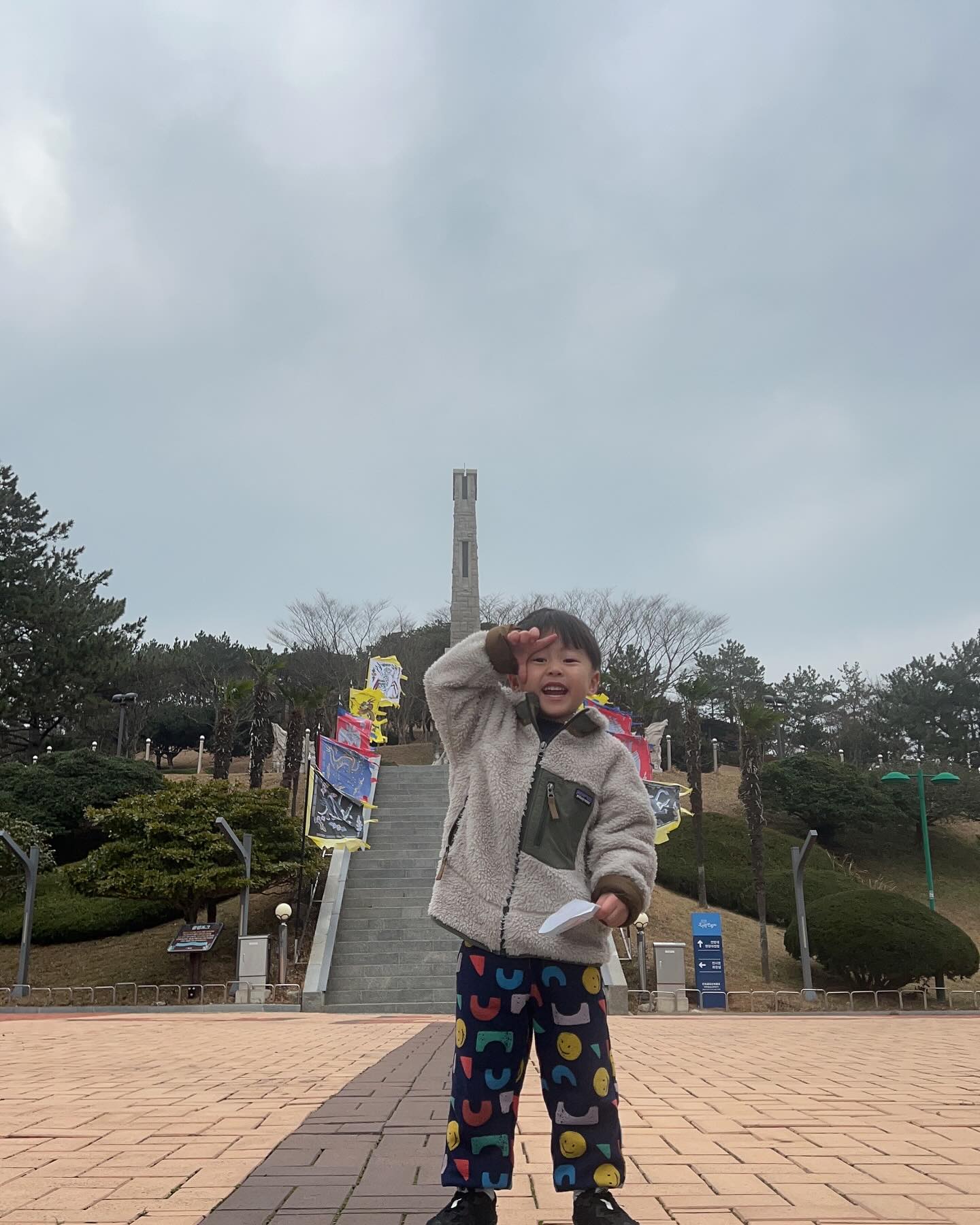 ⠀
⠀
슬기로운 방학생활 🥳
⠀
지루할 틈 없이 꽉 채워보내버린 겨울 방학
서우 은우 보는거 적응해서 3주 방학 내내
데리고 있어볼까 잠시 생각했지만
오늘 보낼 생각하니 왜케 신난건지 😵‍💫
⠀
오빠 방학덕에 서우도 콧바람 슝~ 쐬면서
잘 보내ㄸㅏ 🩷♥️