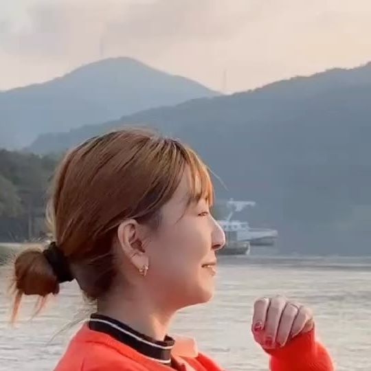 지하 on Instagram: "✨🌸 남이섬 인스타그램 후기 🌸✨ 오늘은 멋진 남이섬을 방문했어요! 🏞️💕 동화 속 나라에 온 것 같은 아름다운 자연 풍경에 놀랐어요. 💚🌿 산책로를 따라 걷는 동
