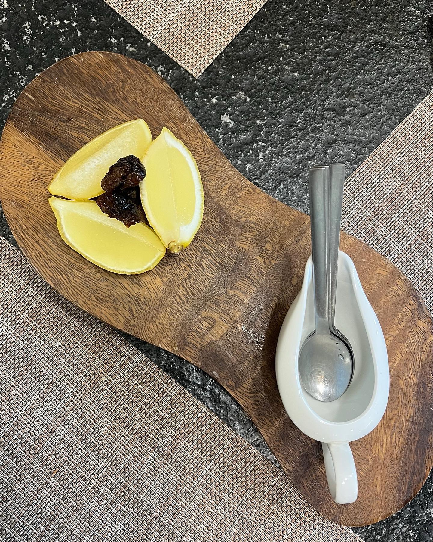 맛도 분위기도 최고였던 곳 🍋
파스타랑 스테이크 뭐 하나 빠짐없이 맛있고 직접 만드신 레몬젤리까지 완벽했당 ✨
부모님도 너무 좋아하셔서 담에 또 갈 예정
#이그조틱#화정이그조틱#화정맛집#화정맛집추천#일산파스타맛집#일상기록#먹스타그램🍴#맛집탐방#스테이크맛집