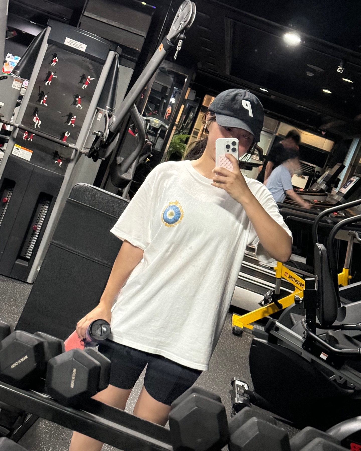 어제 #운동기록 💪🏻
비 핑계로 안가려고 했는데
억지로 갔고
가니까 또 열심히 🤭

#오운완 #헬린이 #운동복 #스투시반팔 #바이커쇼츠 
#팔라스 #헬스장 #헬스타그램 #헬스하는여자
