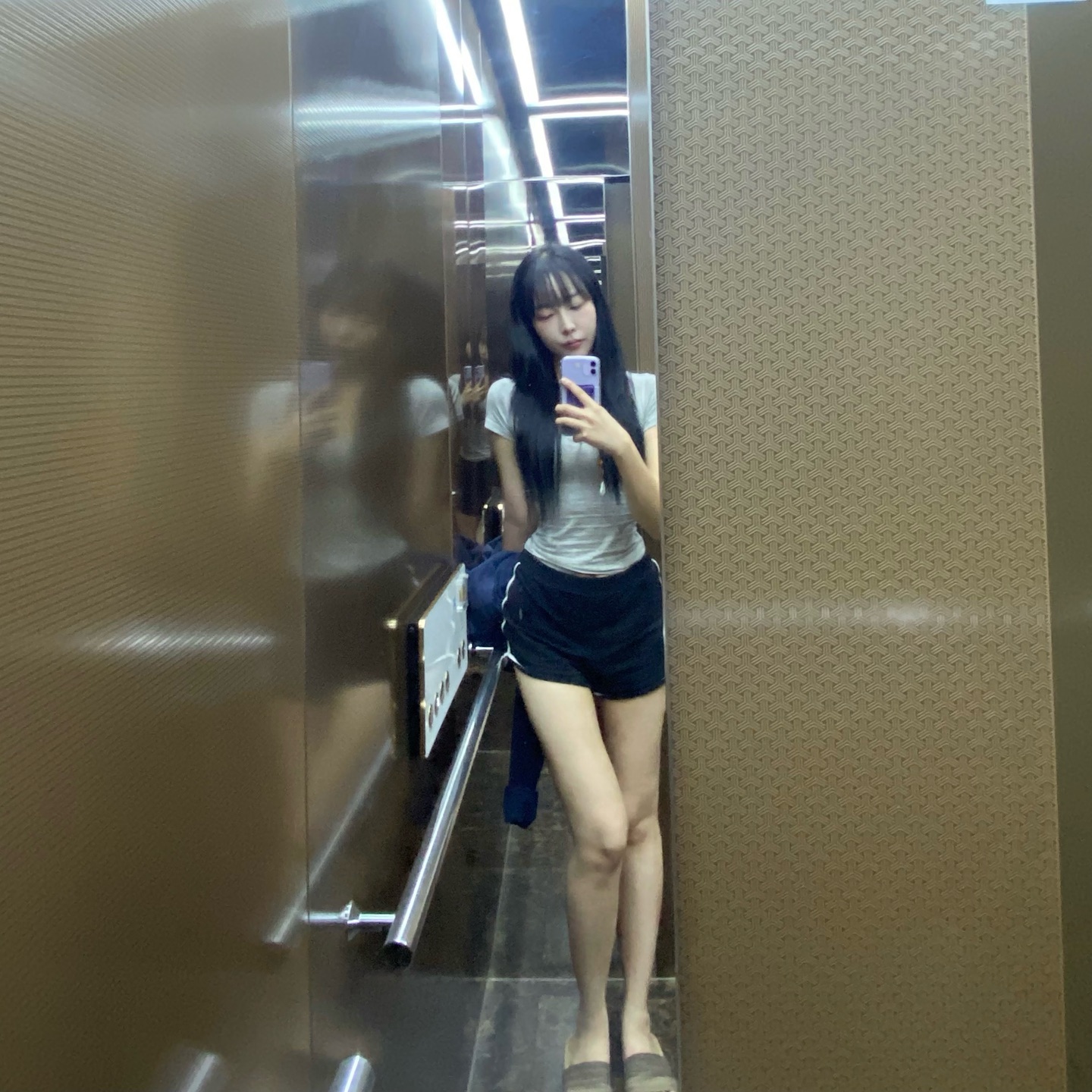 요즘 뭐하고 사냐는 안부인사들 감사합니다-
잘먹고 잘자고 일하고 운동하고 공부하고 다람쥐처럼 살았슴다
다이어트 끝나면 메론크림빵이 제일 먹고싶어요
.
.
.
.
#헬스 #헬린이 #헬스타그램 #운동하는여자 #fypシ #selfie #ootd #좋아요 #fyp #followforfollowback  #패션 #tokyo #おはよう #ねこ #fashion #asia #点赞 #点赞反弹 #healthylifestyle #www #いいね返し #いぬすたぐらむ #お洒落さんと繋がりたい #日常 #インスタ映え #헬스장 #강남 #운동소통 #운동기록