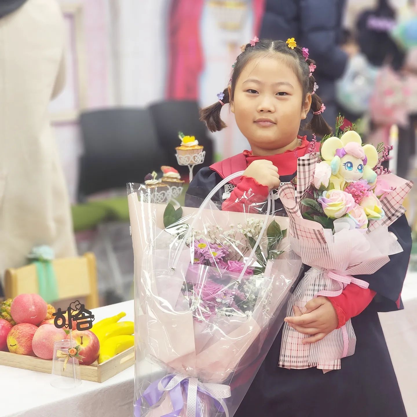 .
.
솜이 졸업 축하해 ♡
이제 곧 초딩이라니 😭
엄마 대성통곡했다 😆😆
.
.
#유치원졸업 #7살끝 #이제초딩언니