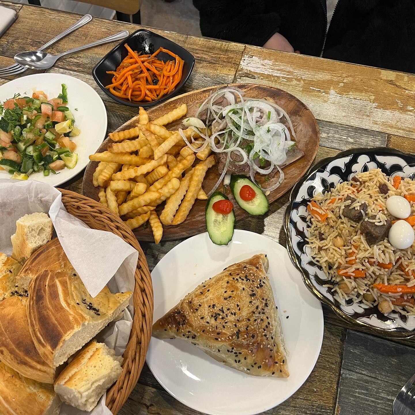 #첫줄안녕🙋‍♀️ 
영암 맛집 파이즐리 어시허나 우즈베키스탄 음식 즐기기
.
.
.
.
#영암맛집#우즈베키스칸레스토랑 
#색다른음식 
#목포맛집
#먹스타맞팔