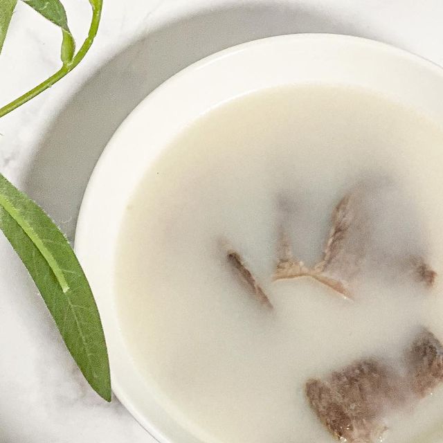 또리또리 on Instagram: "#광고 @kp_babs
든든하게 한 끼를 먹고싶다면
추천하고 싶은 국풍밥상 설렁탕

42년 전통 설렁탕으로 국물이 진하고
남녀노소 누구나 좋아할 맛

평소에도 설렁탕, 도가니탕 등
뽀얀국물 좋아하는데
택배 설렁탕은 이게 원픽!

#설렁탕맛집 #도가니탕 #설렁탕택배 #부모님선물 #몸보신음식 #국풍밥상 #사골 #곰탕 #설렁탕밀키트 #국밥 #스지탕 #사골육수"