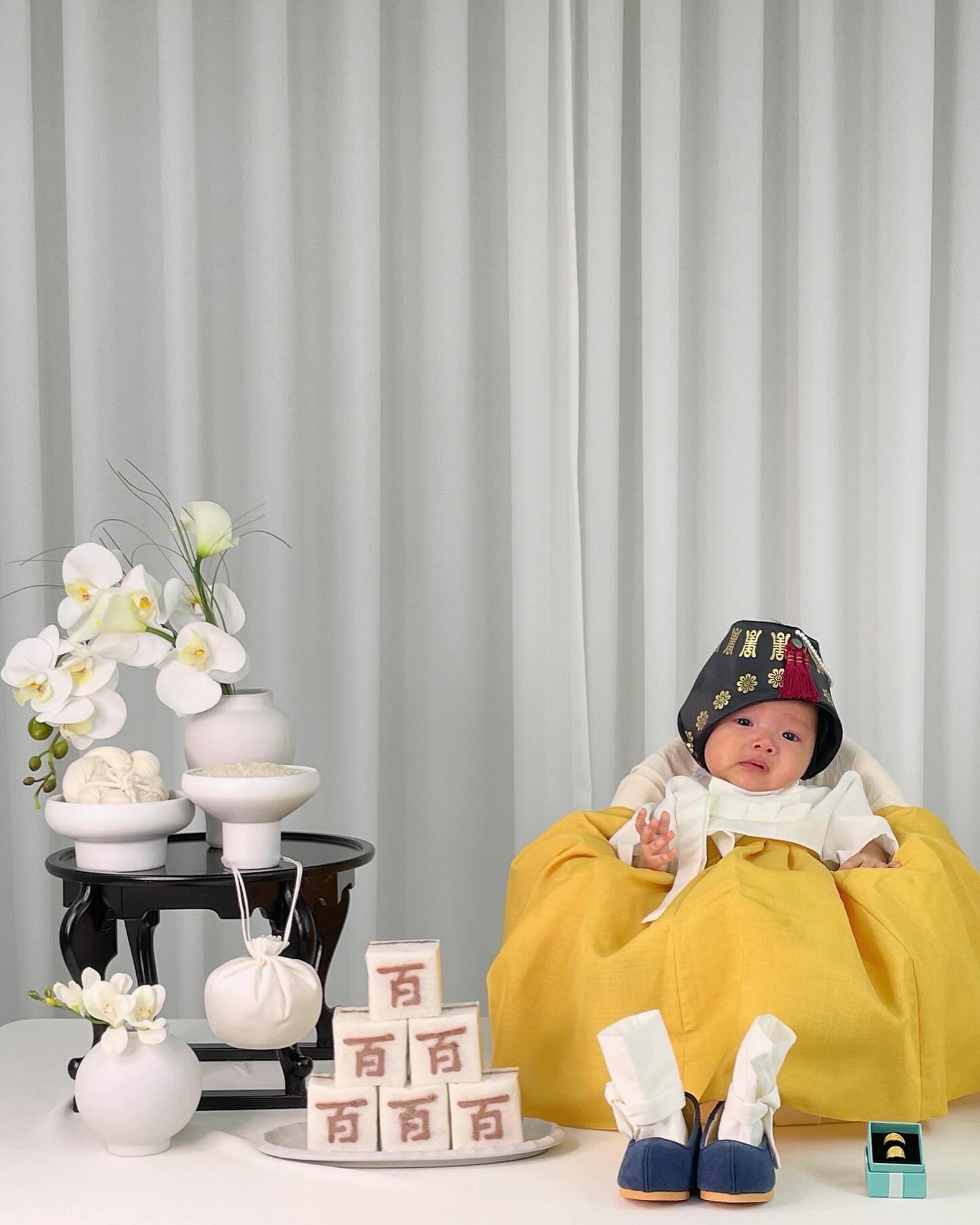 쇤네가 아씨 심기를 많이 불편하게 했네요….죄송함니다…..
100일촬영은 좀 울어야죠…그쵸^^

#유어데이테이블#셀프100일촬영