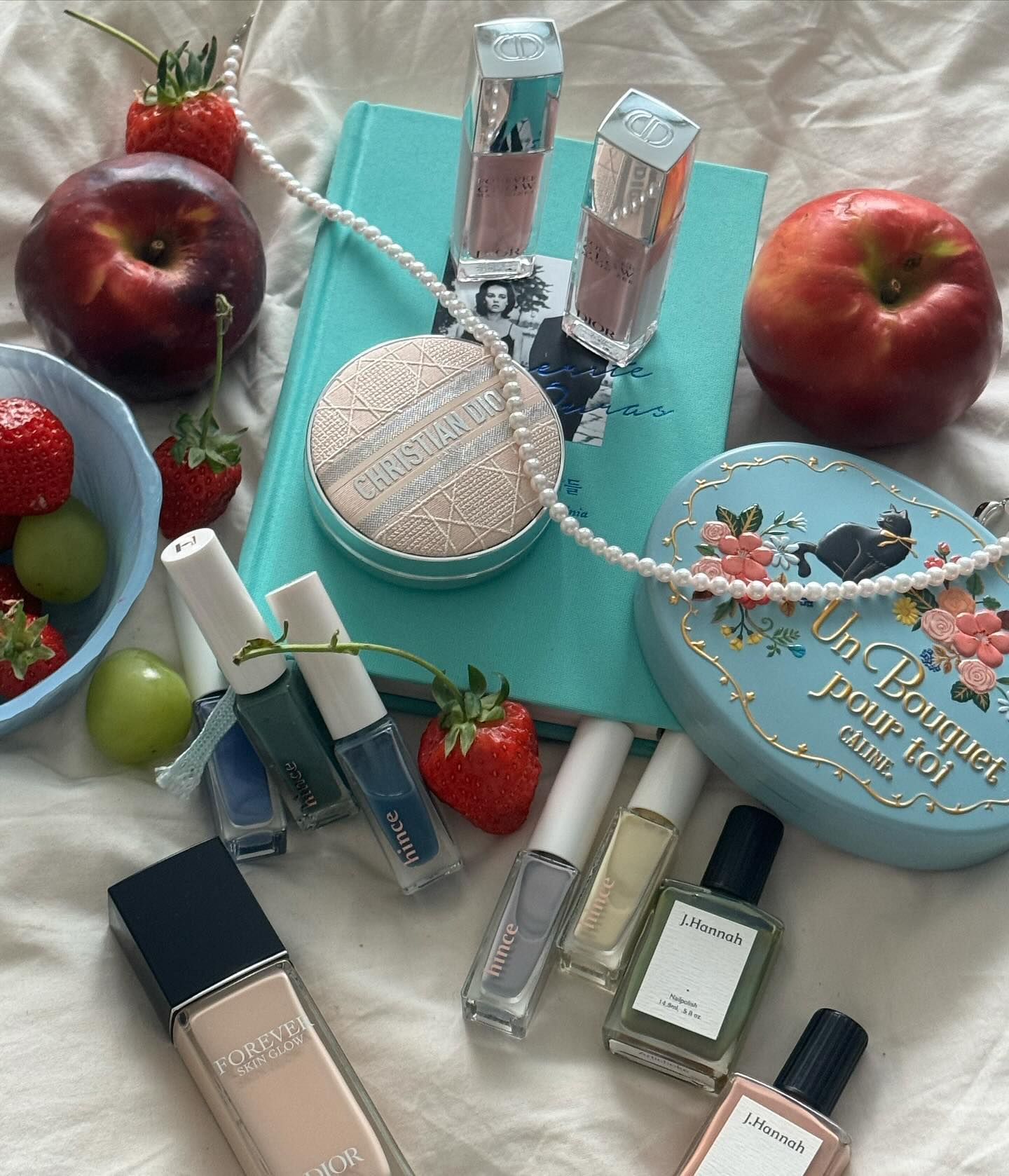 패키지 부터 너무나도 디올의 무드❤️

#광고 디올뷰티 #디올포에버 #diorbeauty #diorforever #디올포에버글로우 
#디올포에버파운데이션 #디올포에버쿠션 #디올포에버글로우맥시마이저 #싱글즈 #인품사