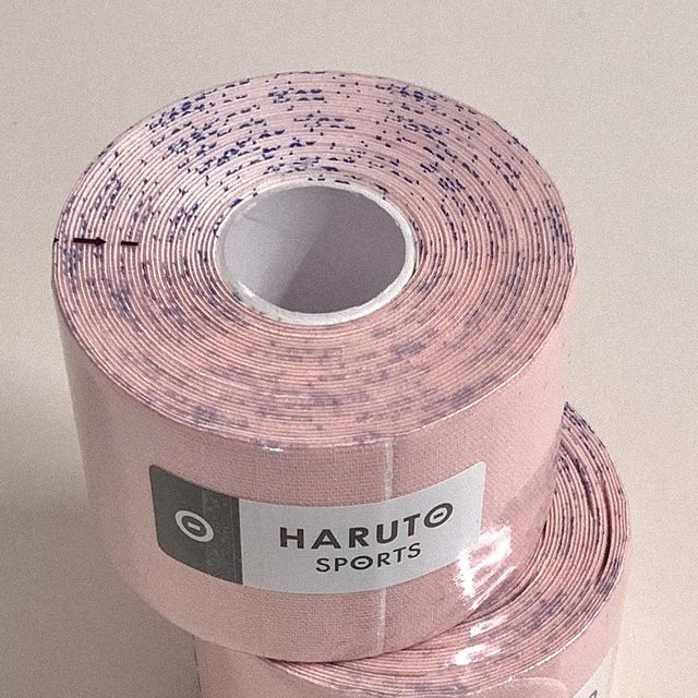태비 on Instagram: "#협찬 ─ 하루토 스포츠 ─ 키네시올로지 테이프 LIFE UP ─ 일상생활용 테이핑 ∨ 최근에 농구를 배우기 시작하면서 손목이나 무릎 관절 건강에 신경을 많이 쓰고 있어요. 드