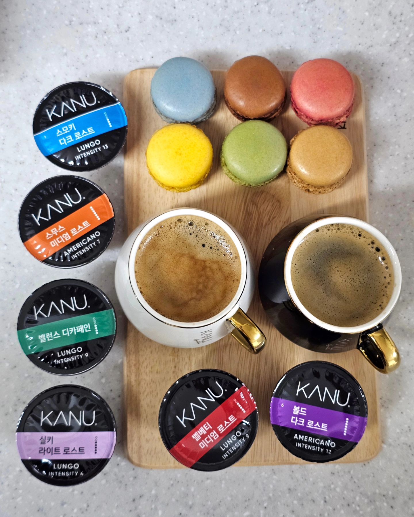 #협찬 kanu_capsule
이제 돌체구스토 머신으로고 카누를 즐길 수가 있어요☕
👉 카누 돌체구스토 호환캡슐 👈
카누 돌체구스토 호환캡슐 6개입 샘플링 키트가 한번에 도착 했어요!!!
✔️ 스모키 다크로스트 : 풀 바디의 스모키한 향미
✔️ 볼드 다크 로스트 : 리치한 다크 초골릿과 고소한 견과류 향미의 조화
✔️ 벨베티 미디엄로스트 : 부드럽고 감미로운 캐러멜의 균형 잡힌향미
✔️ 스무스 미디엄로스트 : 달콤한 과일향과 허브의 향미의 부드러운 조화
✔️ 실키 라이트로스트 : 산뜻하고 기분 좋은 산미 속 담긴 재스민향
✔️ 밸런스 디카페인 : 달콤한 캐러멜과 균형 잡힌 향미의 조화
산뜻하고 기분좋은 산미를 담은 라이트 로스팅부터 리치한 다크 초콜릿과 견과류 향미가 인상적인 다크로스팅 균형 잡힌 향미를 담은 디카페인까지 6개의 다양한 종류의 커피 구성 부터 너무 마음에 들어요!!!
카누는 가장 이상적인 커피를 완성하는 완벽한 수율로 원두가 가진 골든 에센스를 추출하여 최상의 맛과 향을 이끌어내요!!!😲😲
100%아라비카 원두로 커피의 깊은 맛을 느껴볼 수 있기 때문에 따로 카페 가지 않아도 집에서 홈카페로 즐길 수 있어요!!!❤️❤️❤️
#제품제공 #카누 #돌체구스토 #호환캡슐 #캡슐커피 #캡슐머신 #커피머신 #캡슐커피추천