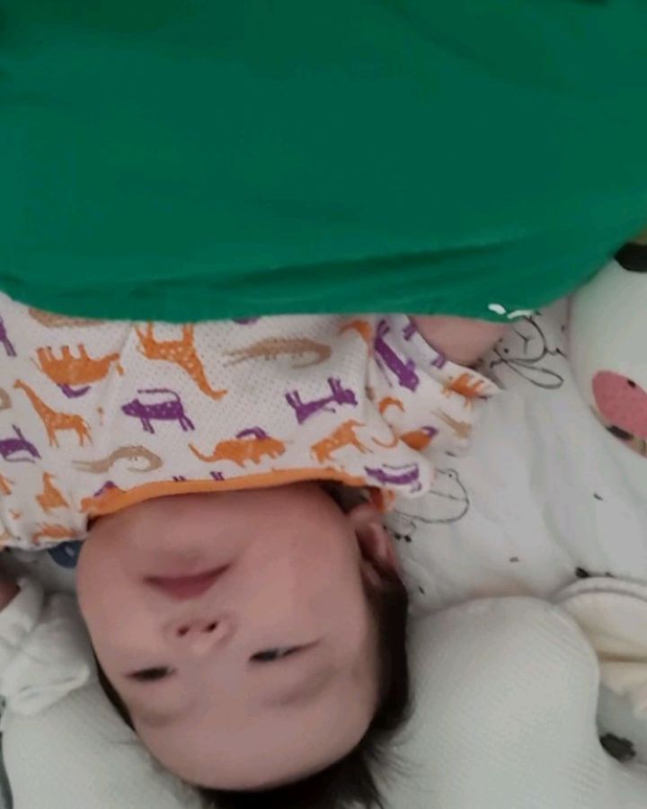 떨어지는 낙엽보고도 웃는 나이라지만 기침시늉을 보며 뭐그리 재밌는지 깔깔대는 울아들래미 ㅎㅎ 사랑해 💕 
.
.
.
#부부스타그램 #korea #육아소통 #jw_witnesses #jw #jwhappy #jworg #jwkorea #brotherhood #friends #daily #일상 #f4f #l4l #likeforfollow #curcuitassembly #wedding #likeforlikes #friends #instagood #handsome #bts #selfie #baby #jwfriends #육아 #marriage #jworg #jwkorea #brotherhood #friends #daily #일상 #f4f #l4l #likeforfollow #애기 #wedding #likeforlikes #friends #instagood #handsome #bts s #selfie #셀스타그램 #jwfriends #아기 #marriage