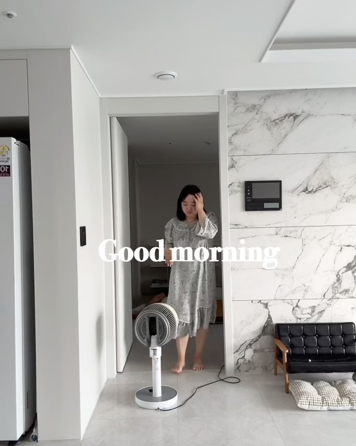 _#잘먹고_#잘살고 ❝아침은밥심?❞

우리 모모님들은, 방학인데 아침 뭐먹이세요?
돌밥돌밥돌밥. . . . 어휴👩🏻‍🍳

원래 죽어도 흰쌀밥 🍚을 먹어야하는데

미노 아침수영때문에 요즘은 거의 떡하나 먹이는데
너무… 편한거있죠?!!!

아직 친정엄마는 이해불가❌
혹시 미노가 빨리일어날까바 오늘도 아침준비 🍚

@우리아이들아침은?
@친정엄마는원래무조건밥인거죠?

🔻🔻🔻🔻𝙉𝙊𝙏𝙄𝘾𝙀
🔛현재공구중인 먹택는 아침발주 후 마감
🔜 잠시 후 10시 인생떡, 김미떡4종 오픈