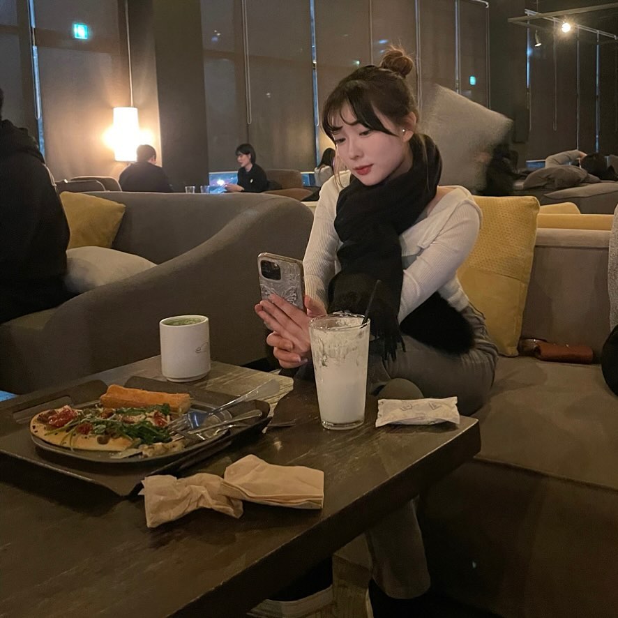 뒤에 배경 모지