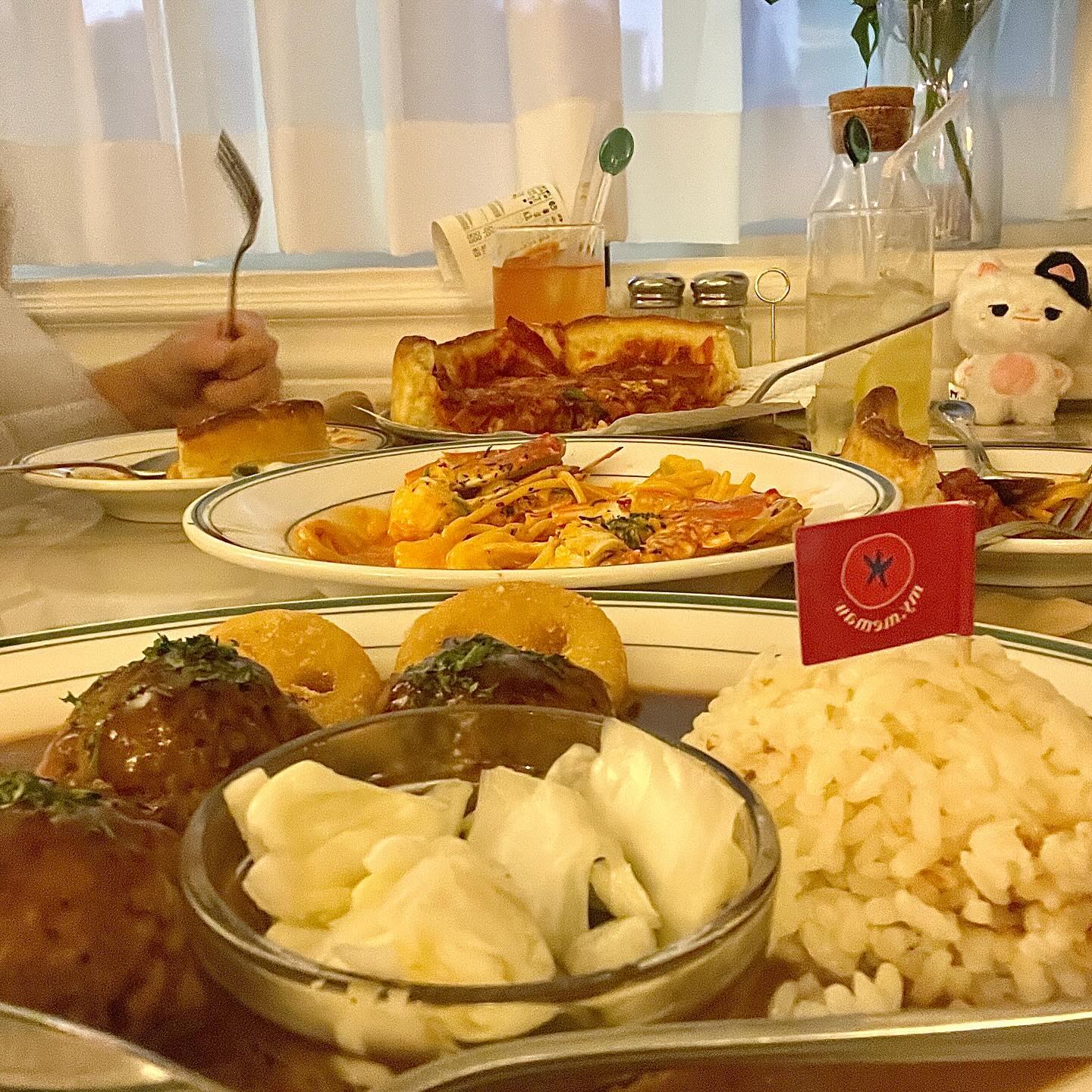 ❣️ 크리스마스 분위기 물씬! ❣️
행궁동 #마이미마 my_memaw 

🍕미트러버 피자
🦀꽃게 & 새우 로제 파스타
🍛그레이비 미트볼 & 갈릭라이스
🍹클래식 하이볼
🍹자몽 하이볼