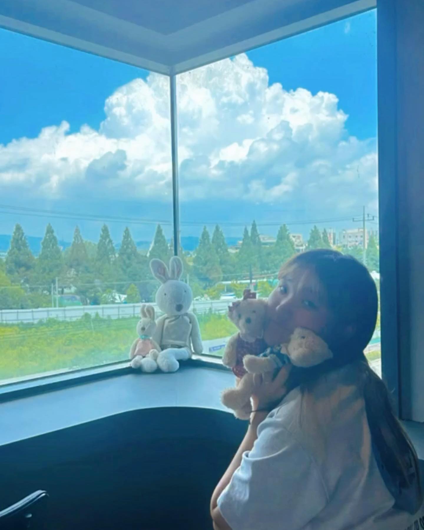 오랜만에 내 사진📸
(연우떵꾸 사진찍기에 푹~빠지다ㅋㅋ)

#05#06#07#07년생#고딩스타그램#물놀이#물놀이그램#카페#카페맛집#카페스타그램#강아지동반카페#여행을떠나요#방학#휴가스타그램#휴가중#휴가#❤️