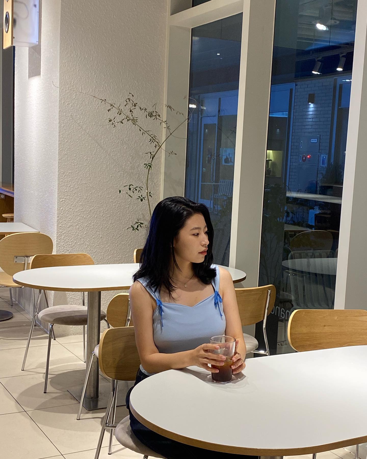 인물 사진 찍어주기 대회 개최~~

woo_donging gyulimi.da eunoia_b_